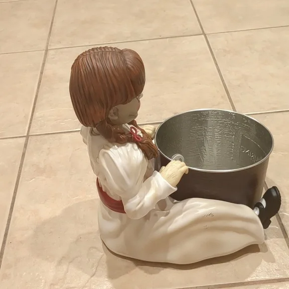 The Conjuring: Last Rites Annabelle Popcorn Bucket - Picture 4 of 8
